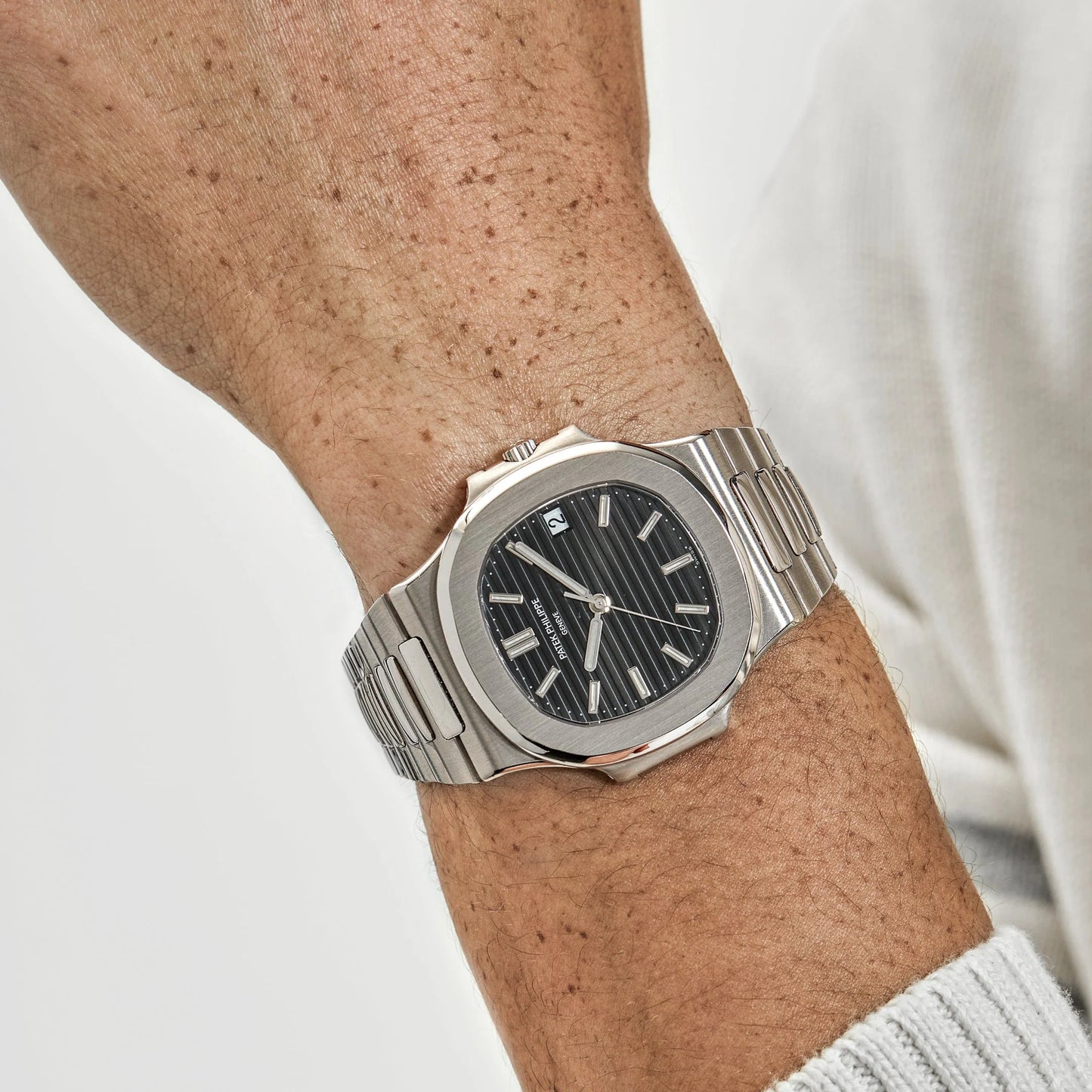 Montre Patek Philippe Nautilus noire luxe Maroc