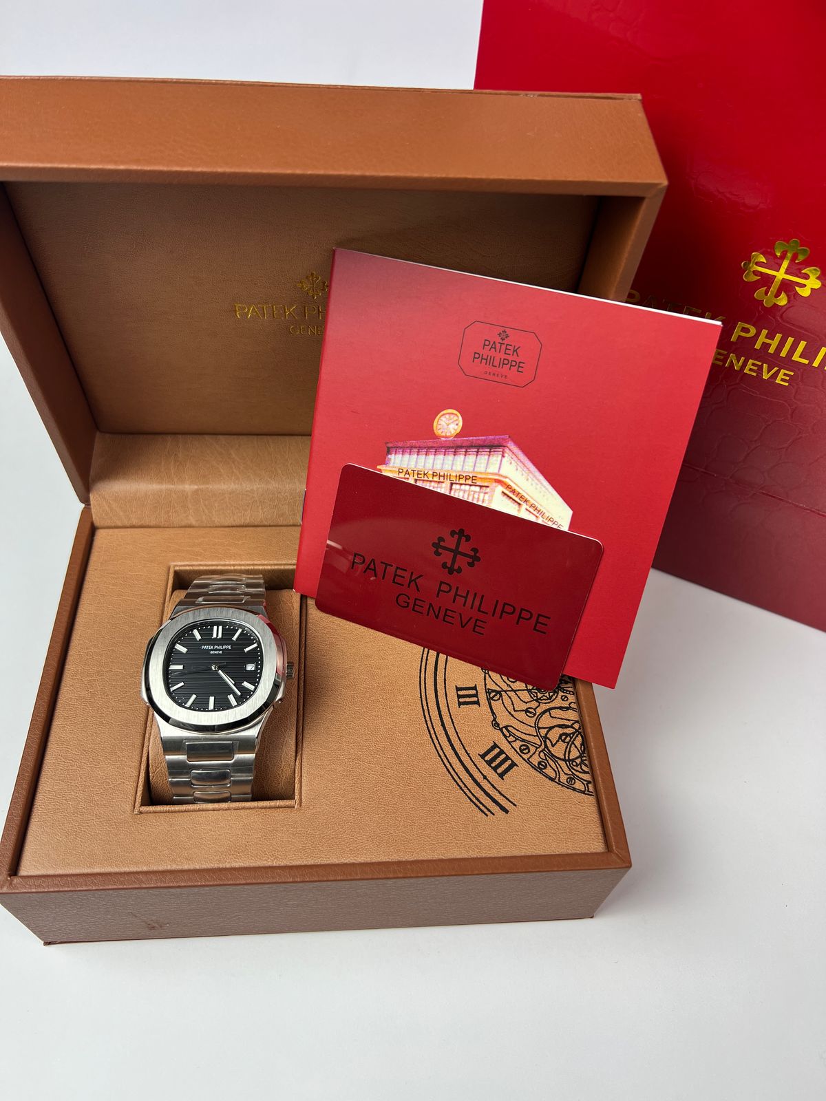 Patek Philippe Nautilus cadran noir livraison rapide Maroc