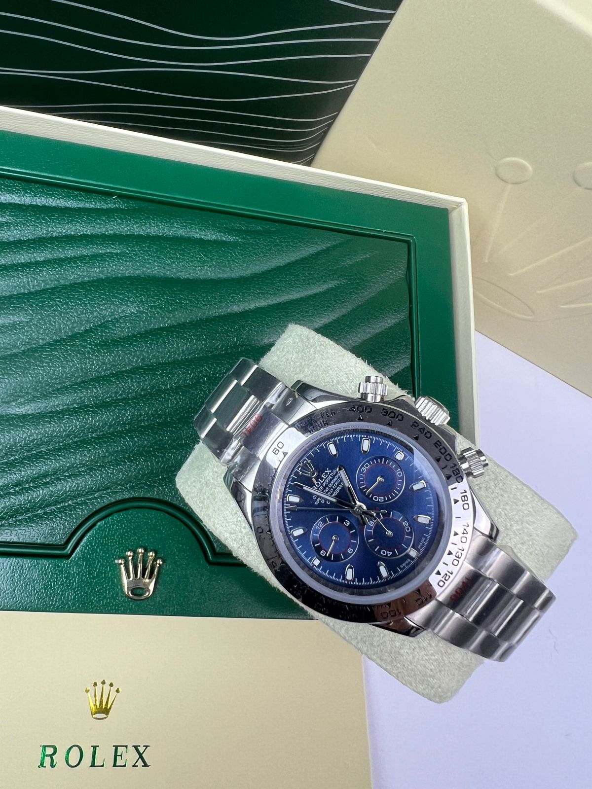 Rolex Cosmograph Daytona Blue - L’Alliance Parfaite entre Sportivité et Élégance