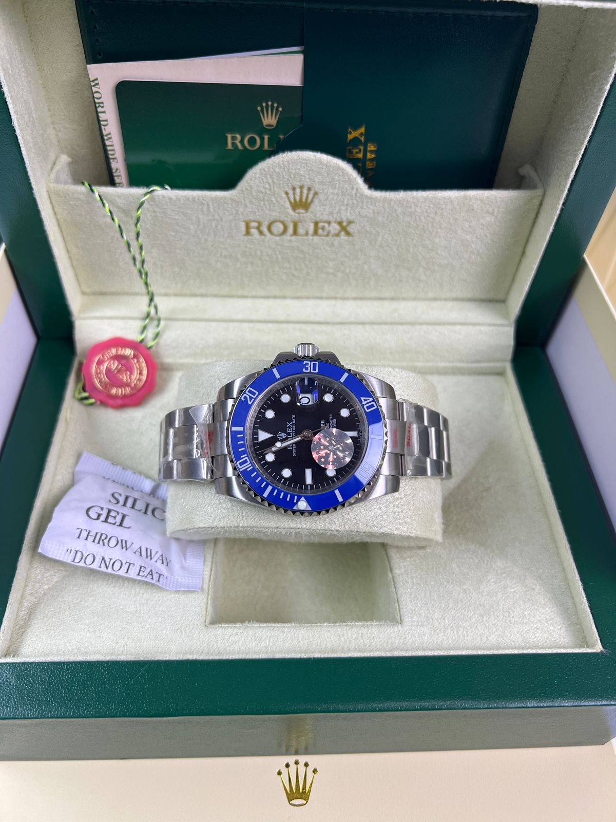 Rolex Submariner Date "Smurf"/ bleue en céramique Cerachrom