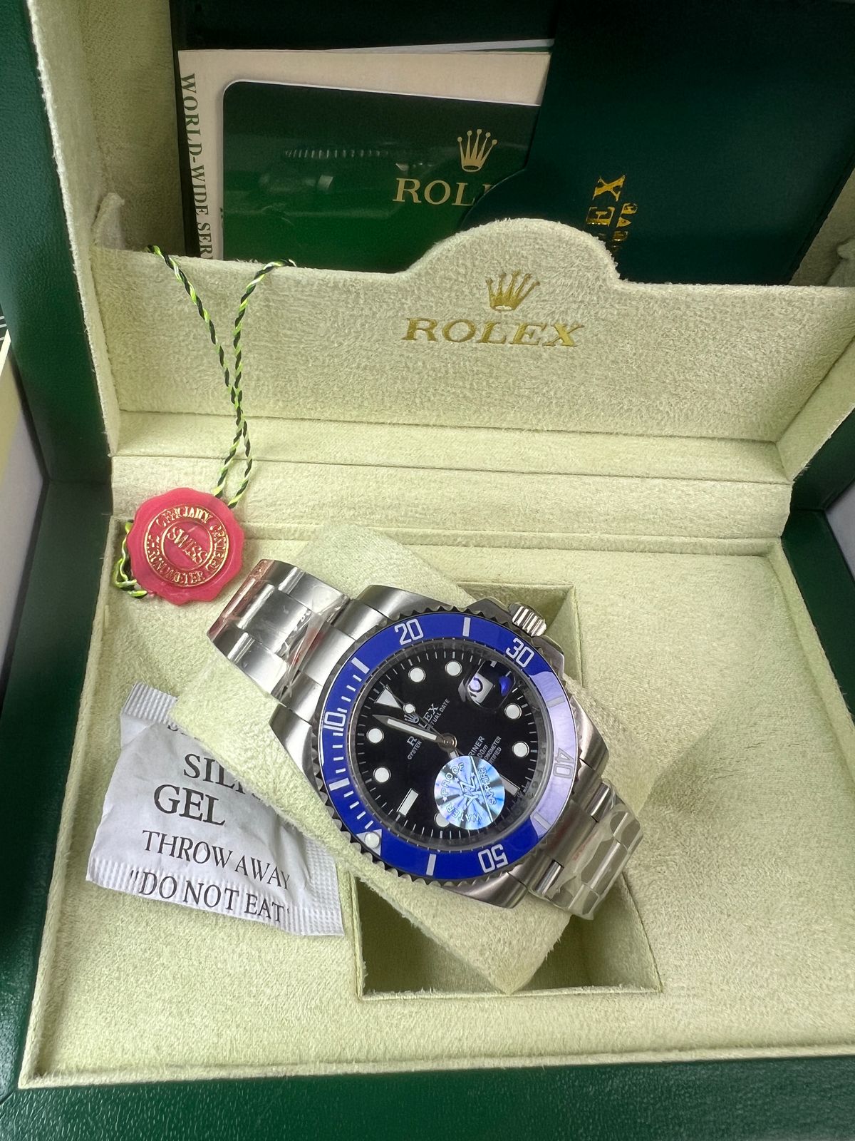 Rolex Submariner Date "Smurf"/ bleue en céramique Cerachrom