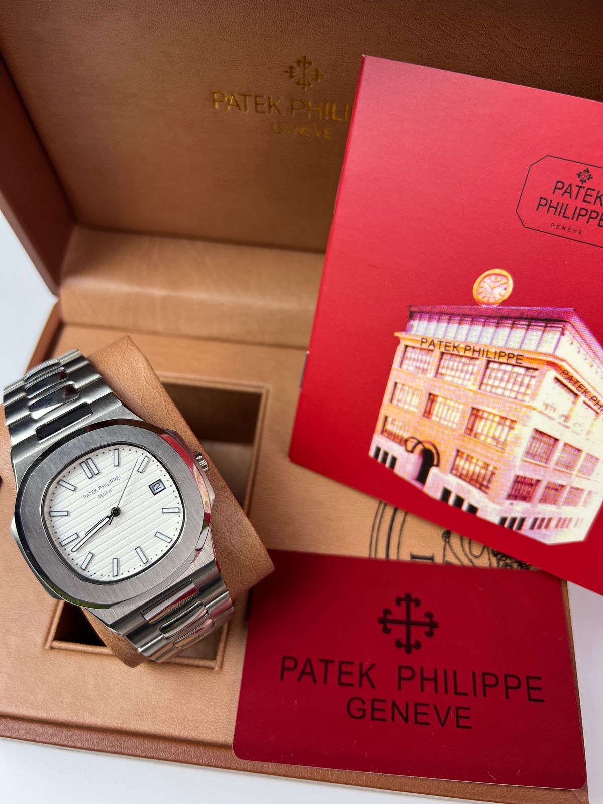 Patek Philippe Nautilus cadran blanc livraison rapide Maroc
