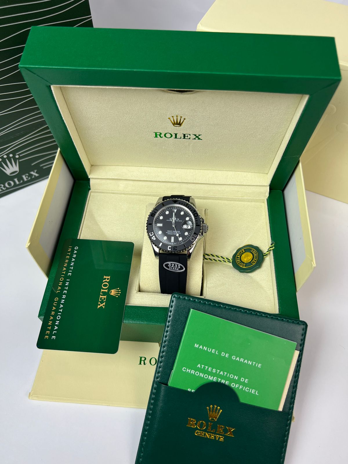 Rolex Yacht-Master noir intense – Élégance Compacte et Caractère Marin