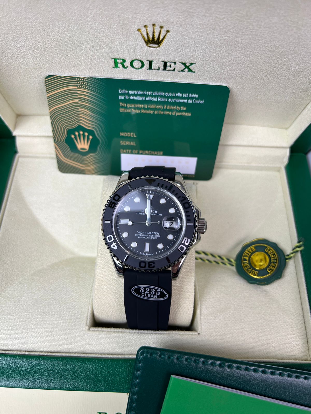 Rolex Yacht-Master noir intense – Élégance Compacte et Caractère Marin