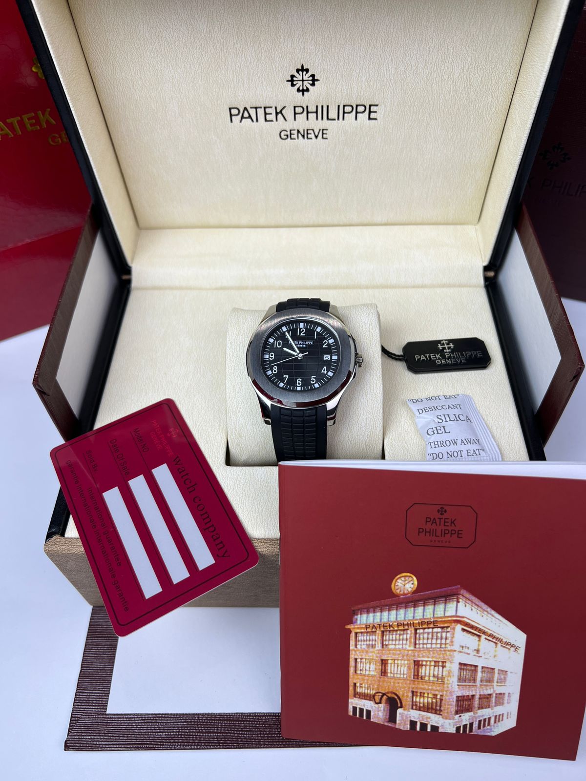 Patek Philippe Aquanaut Noir – L’Alliance Parfaite entre Sport et Élégance