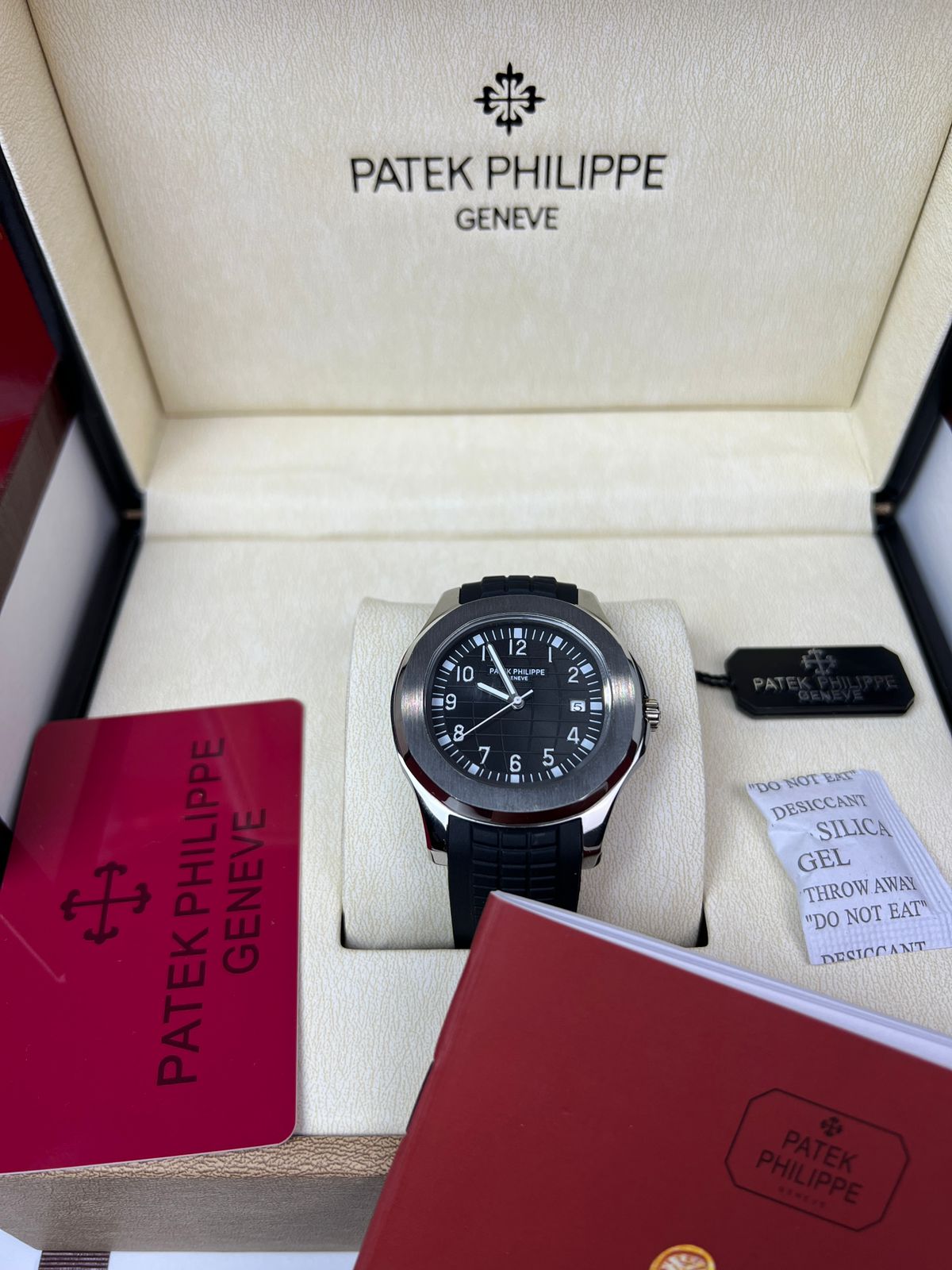 Patek Philippe Aquanaut Noir – L’Alliance Parfaite entre Sport et Élégance