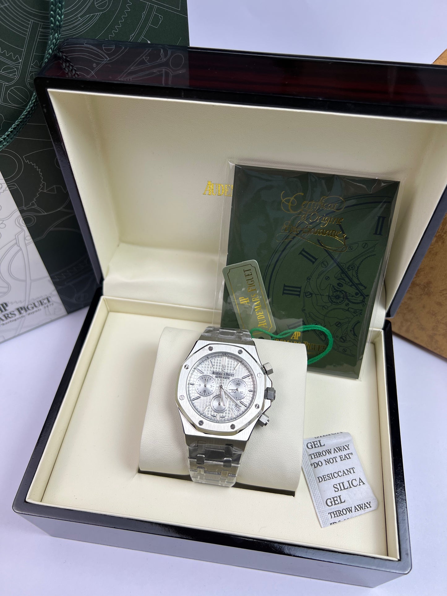 AP Royal Oak Chronograph cadran blanc livraison rapide Maroc