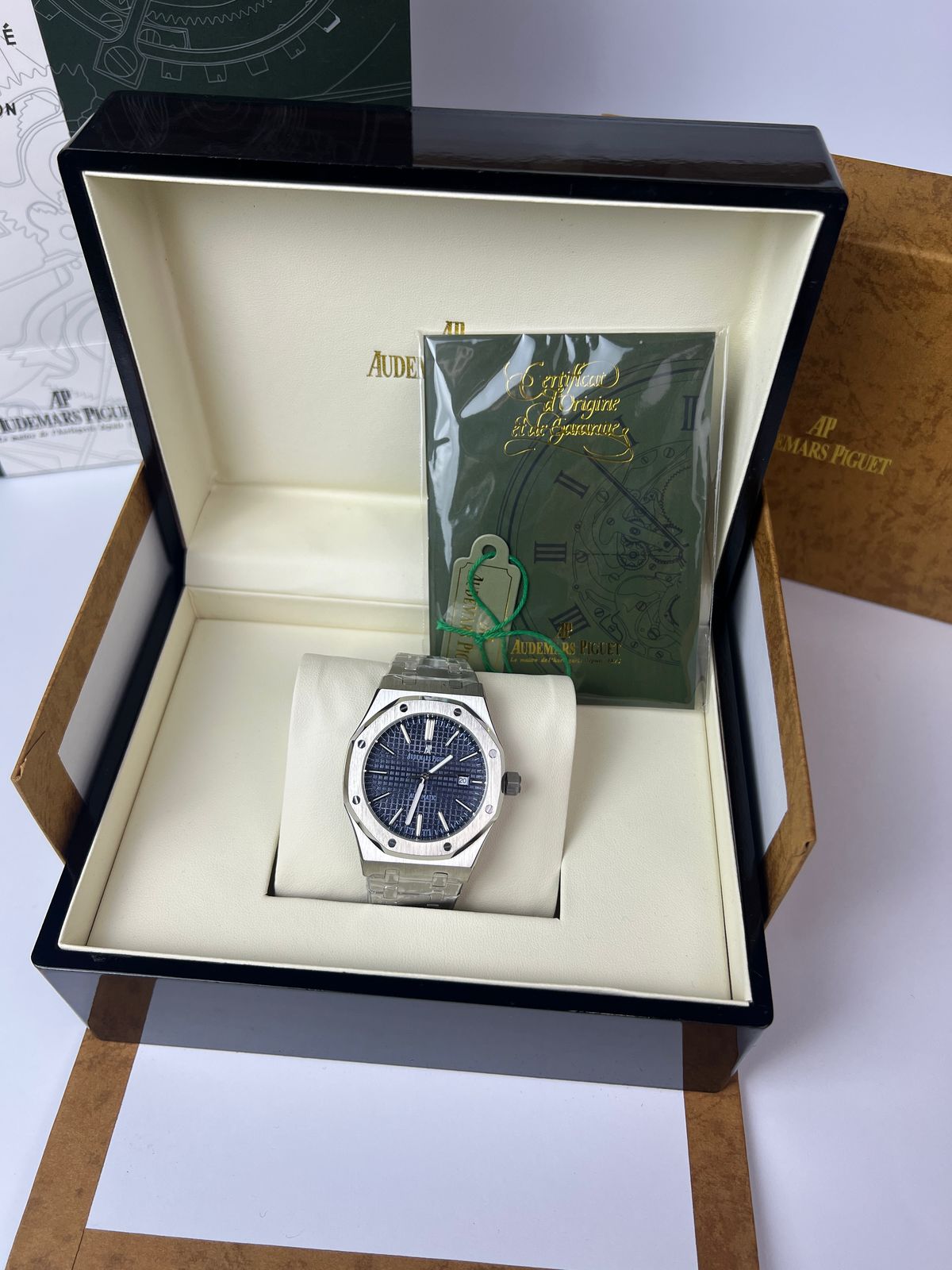 Montre Audemars Piguet Royal Oak bleue luxe Maroc