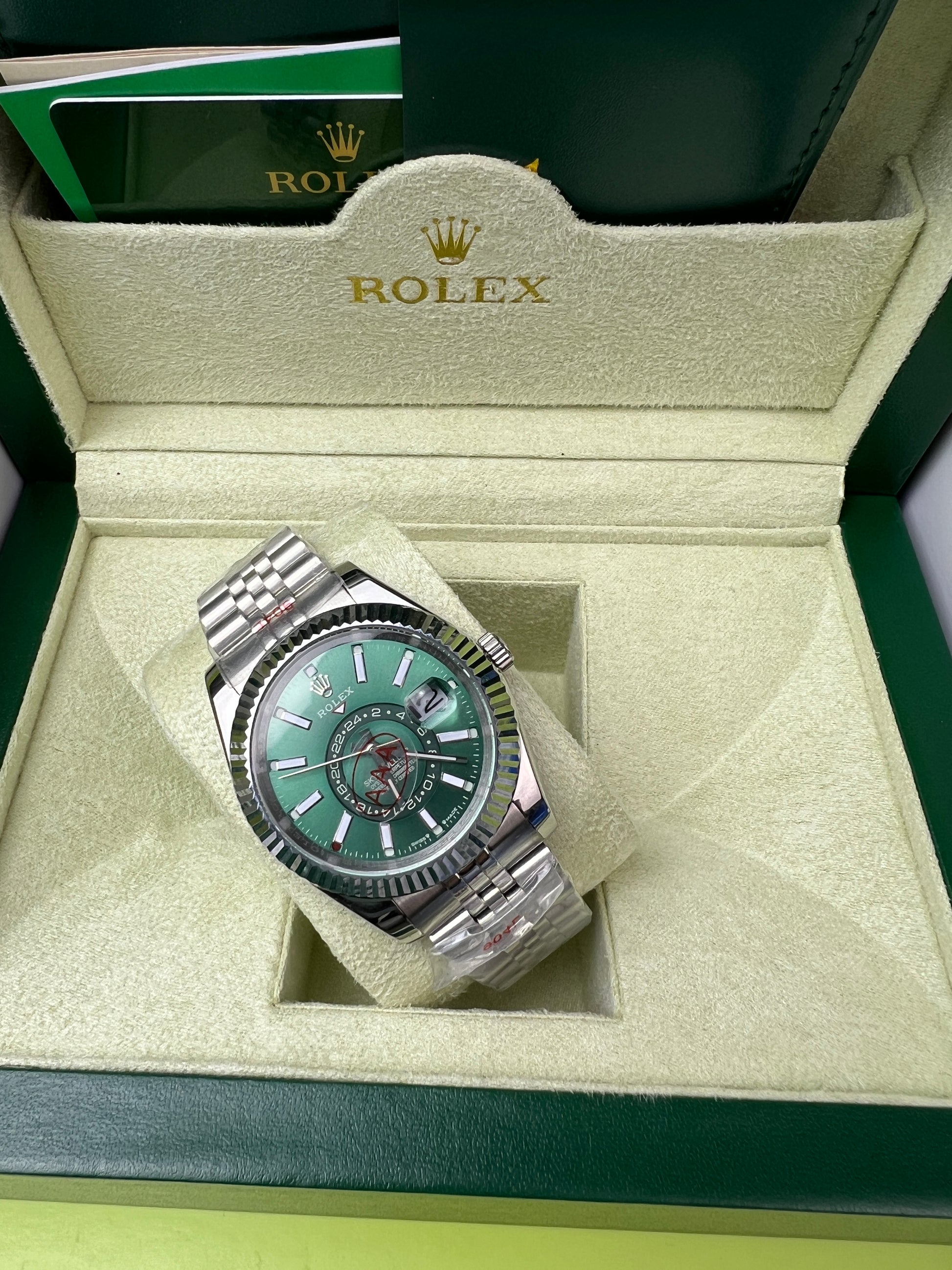 Rolex Sky-Dweller cadran vert paiement à la livraison