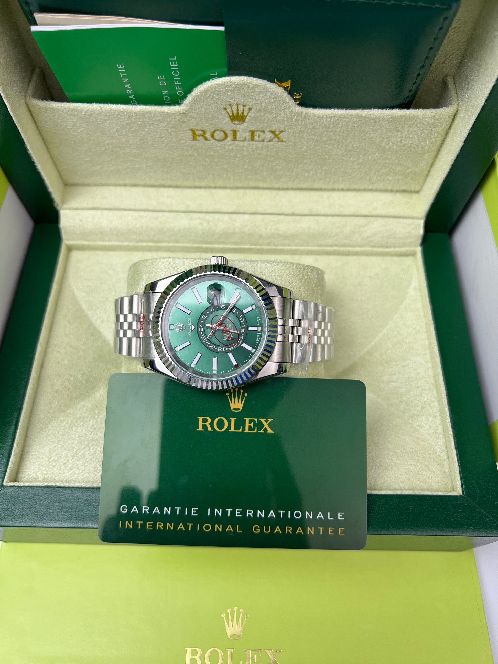 Rolex Sky-Dweller cadran vert paiement à la livraison