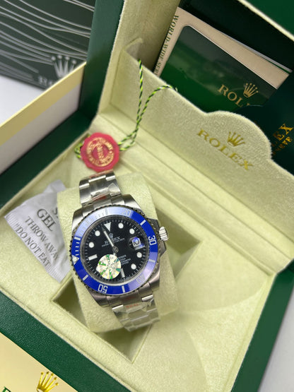 Rolex Submariner Date "Smurf"/ bleue en céramique Cerachrom